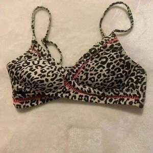 Juniors catwalk swimsuit top in leopard print with pink border juniors size 7-9